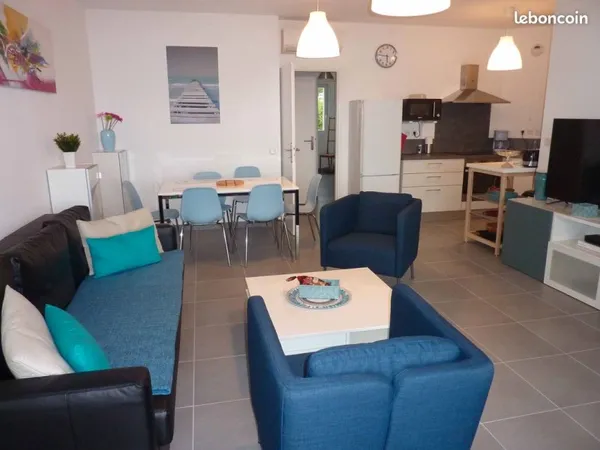 A l'année, Très beau T3 contemporain, vue MER et Ajaccio, grande terrasse. Dans Porticcio, tout à pi
