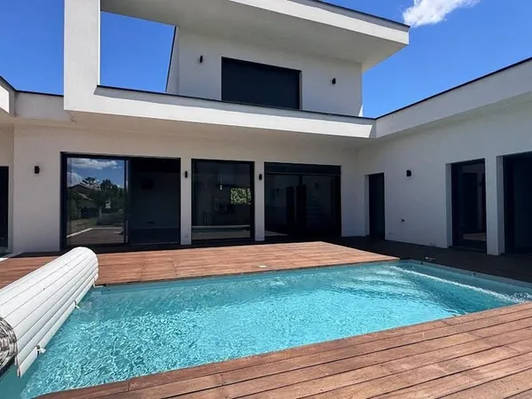 Villa 6 pièces 195 m²