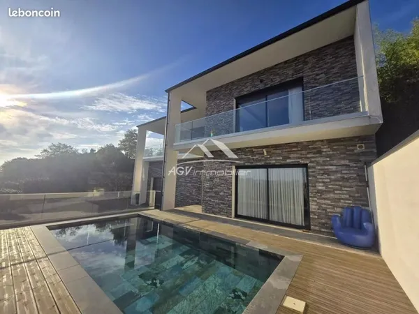 Villa 5 pièces 150 m²