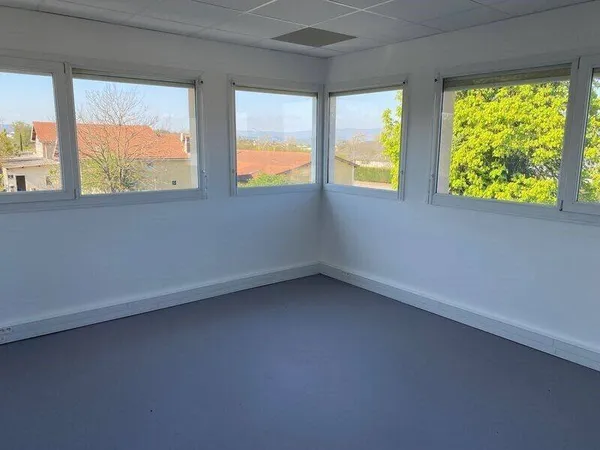 Bureau 100 m²