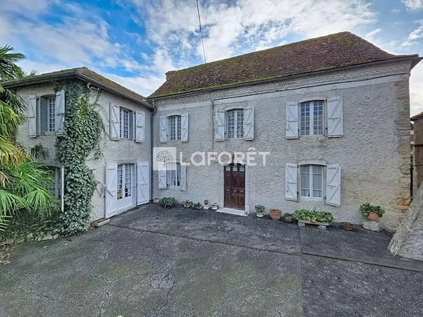 Maison béarnaise proche Orthez 7 pièce(s) 147m²