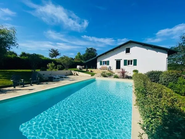 Propriété 7 pièces 223 m²