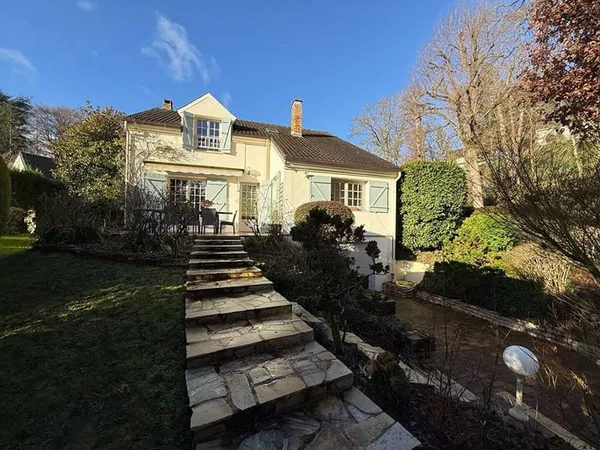 Maison de plain-pied 7 pièces 130 m²