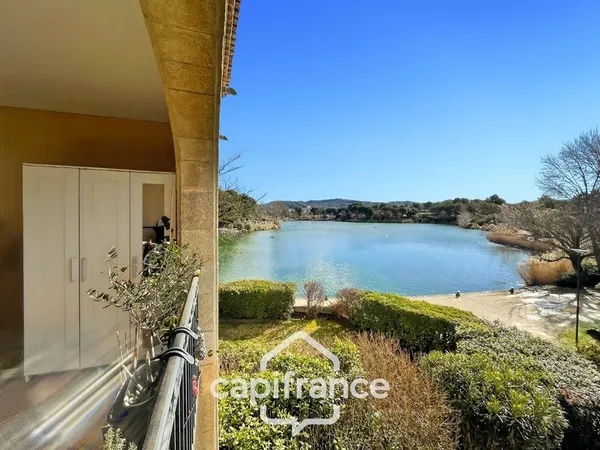 Domaine et golf de Pont Royal appartement résidence du lac de 43 m2 , vue lac , terrasse exposition 