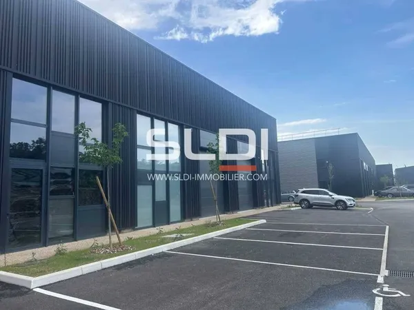 Local d'activité 150 m²