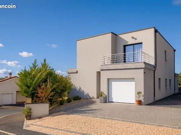 Maison 5 pièces 140m²