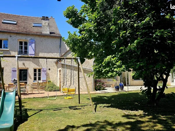 Belle demeure en pierre avec piscine aux Alluets-le-Roi (à 5 km d'Orgeval)