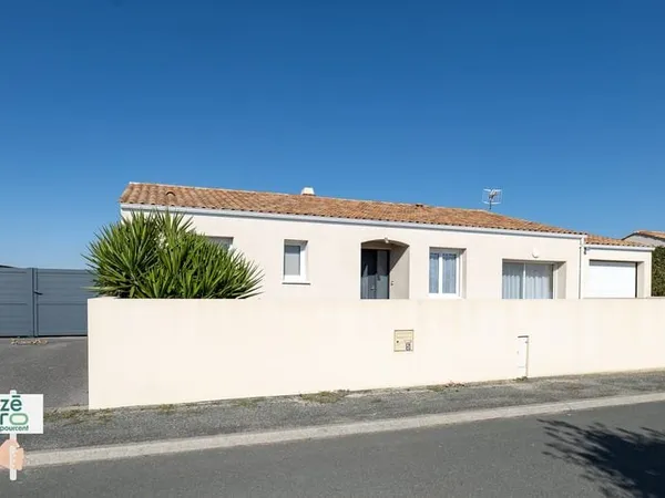 MAISON AVEC PISCINE