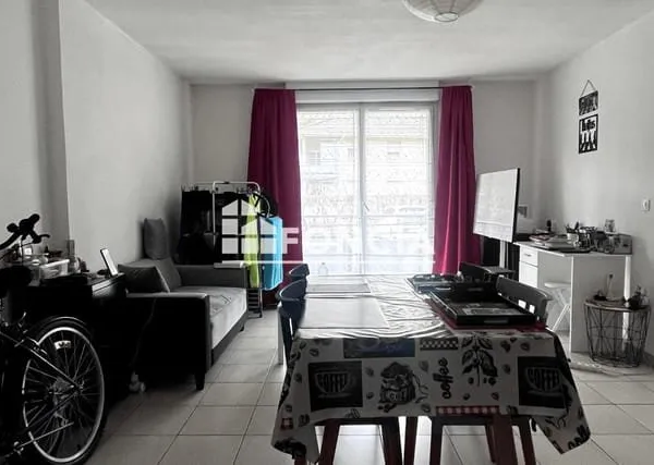 Appartement T2 avec balcon et une place de parking privative
