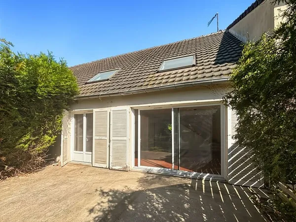 Maison 6 pièces à vendre à BOISSISE LE ROI, dans secteur prisé
