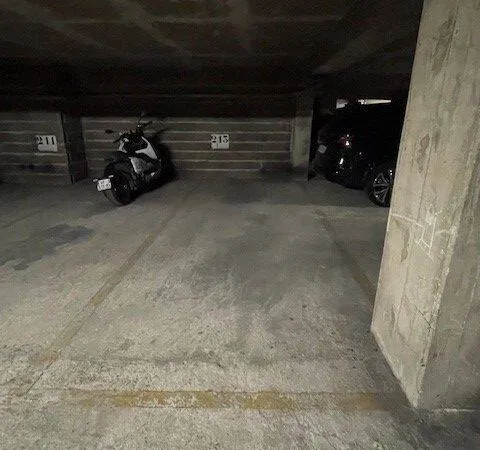 Parking 12 m²