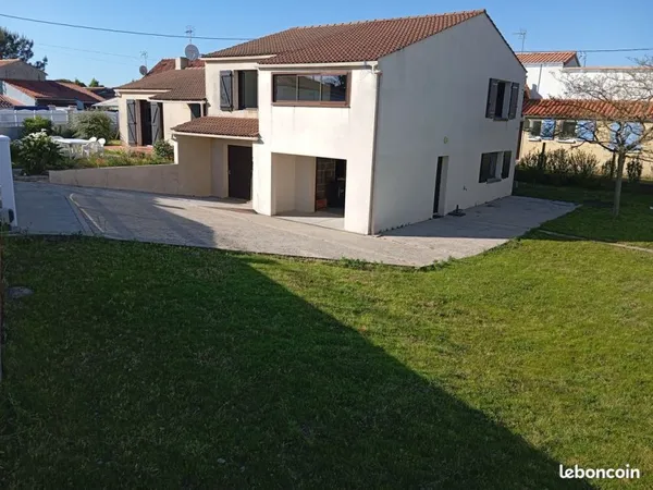 Maison-4 pièces-112m²+ 80m² Garages attenant - Centre Ville-765m² terrain