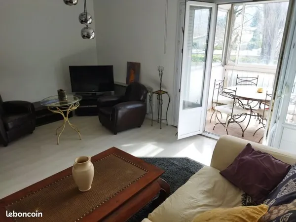 T2 meublé 63 m² avec parking et balcon — Idéal doctorant·e·s, chercheur·se·s et étudiant·e·s — Saint