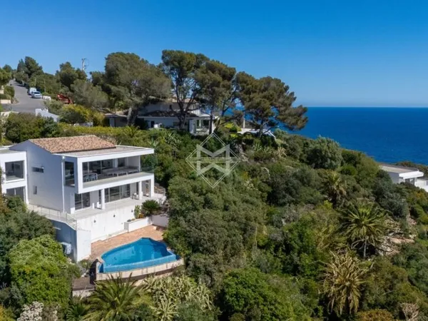 Villa contemporaine d'exception - Vue mer panoramique - À pied du village de San Peire, Les Issambre
