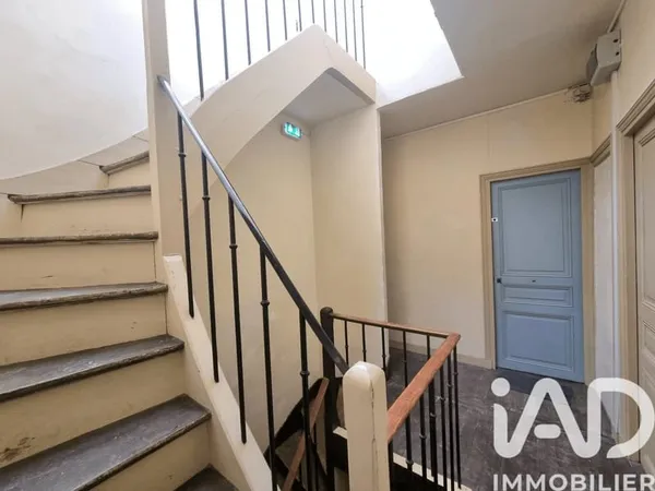Bâtiment 200 m²