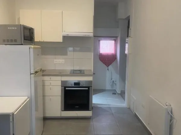 Studio / 14m² / Aubergenville-Élisabethville (Ligne J)