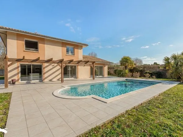 Contemporaine de 6 pièces principales
