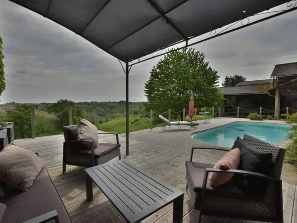 Maison 9 pièces 268 m²