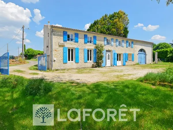 Maison Charentaise à vendre proche de ST-GENIS-DE-SAINTONGE (17240) - Référence 4335