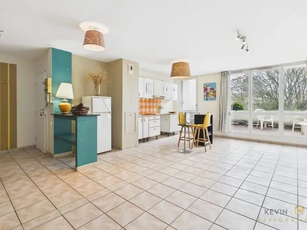 Appartement 3/4 pièces de 80 m2 avec terrasse et box Empla