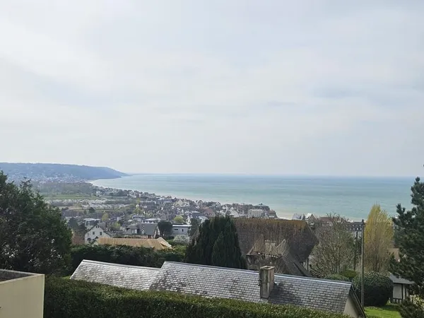 T3 avec vue mer, terrasse et plage à 700 m