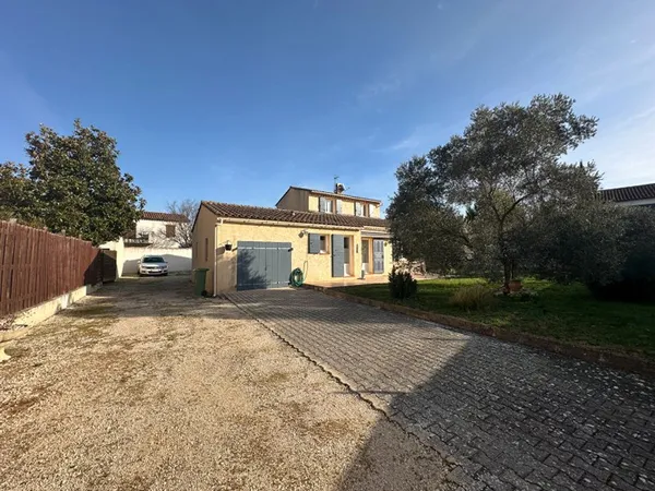 Vente Puyricard centre maison traditionnelle de type 4/5 sur un terrain de 820m²