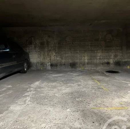 Stationnement Location Paris   90€