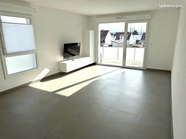 T3 Lumineux 66m² - 2ème étage Sud avec Balcon, garage et cave - Bourgfelden