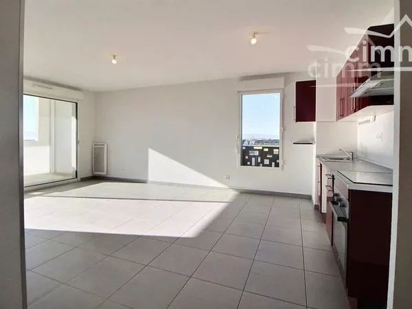 T3 60 m² avec terrasse de 11 m², garage et cellier