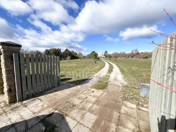 À vendre Villa d'Exception à Reillanne (04110) - 120 m², 5 Pièces, 4 Chambres, Piscine 10x5, Terrain