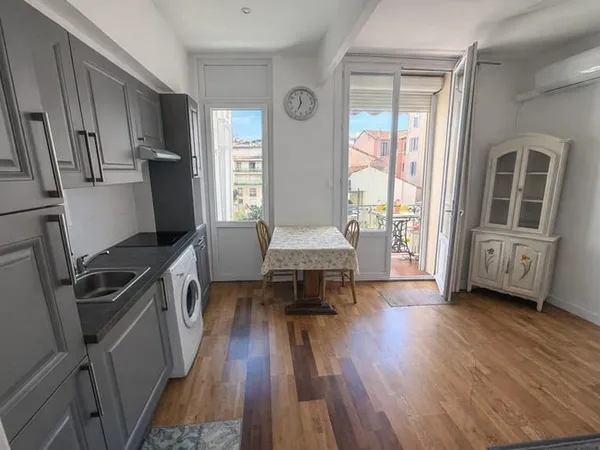 Cannes : appartement 3 pièces de 53.36 m² avec Balcon