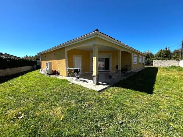 Saint Lieux lès Lavaur - Maison T5 de plain-pied avec garage et