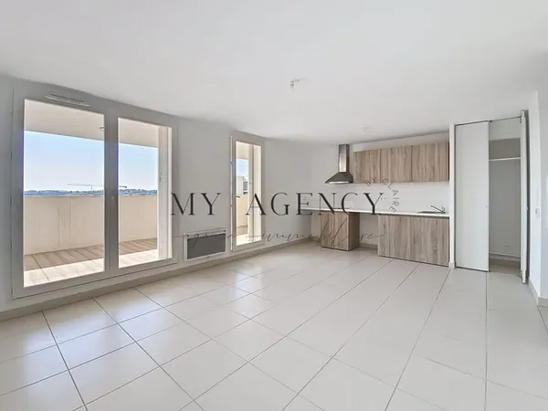 Appartement T2 avec terrasse de 19M2 et parking Proche d