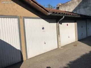 Loue Garage