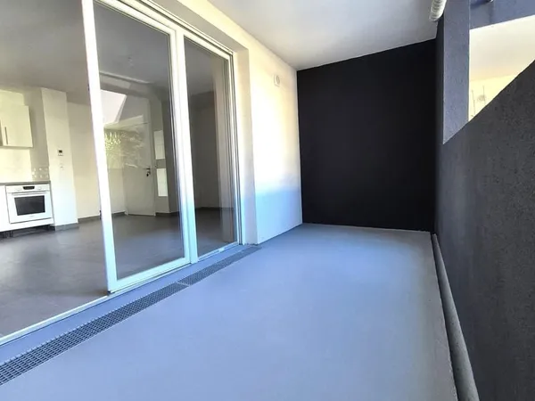 CASTELNAU LE LEZ T1 30m2 + TERRASSE 10m2 + GARAGE