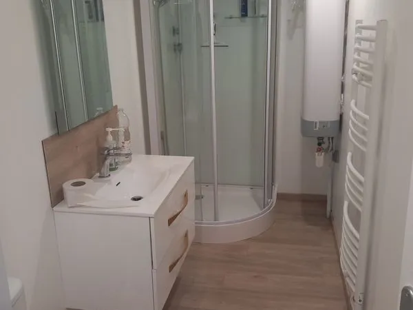 Studio 26 m2 vide centre ville de langeac