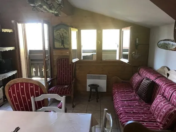 Cadre montagneux, proche de toutes commodités