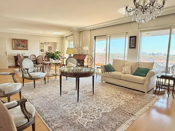 Appartement avec ascenseur, terrasse et 2 stationnements - SAINT GENÈS