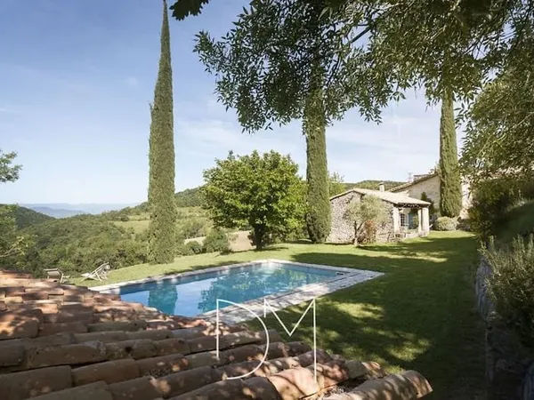 Maison 12 pièces 270 m²