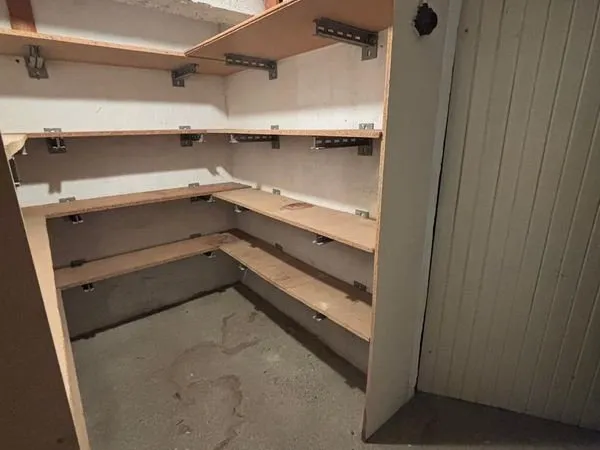 Espace de stockage sécurisé 5m² (cave/box) avec électricité - Florange
