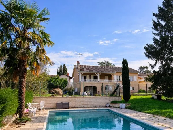 Maison 8 pièces 193 m²
