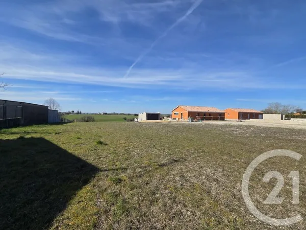 Terrain 939 m²