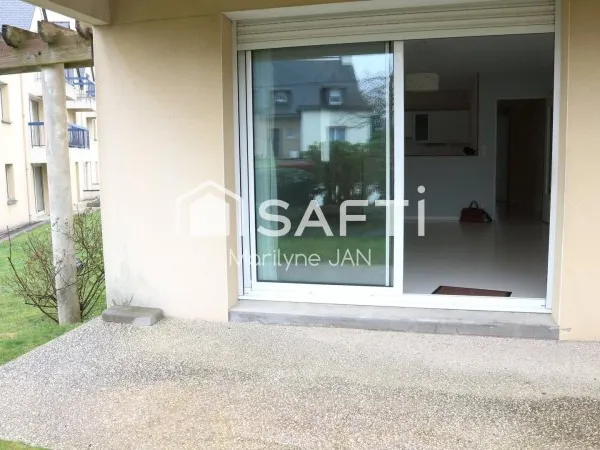 A Tinténiac, appartement proche des commodités.