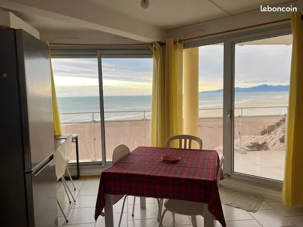 Appartement T3 avec grande terrasse et parking privé en sous-sol