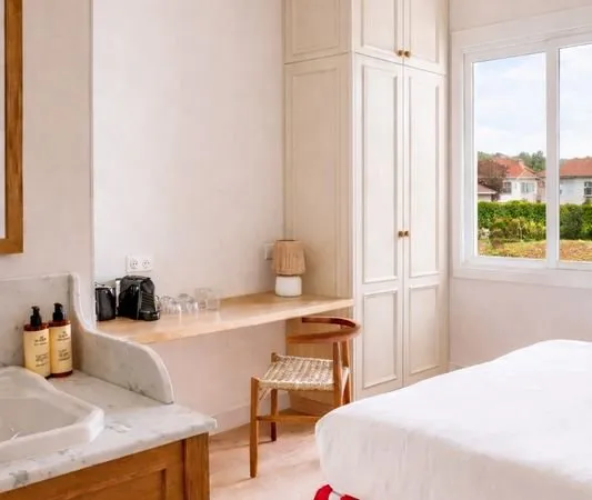 Suite privée en coliving haut de gamme - Maison rénovée - Parking - Millau proche centre