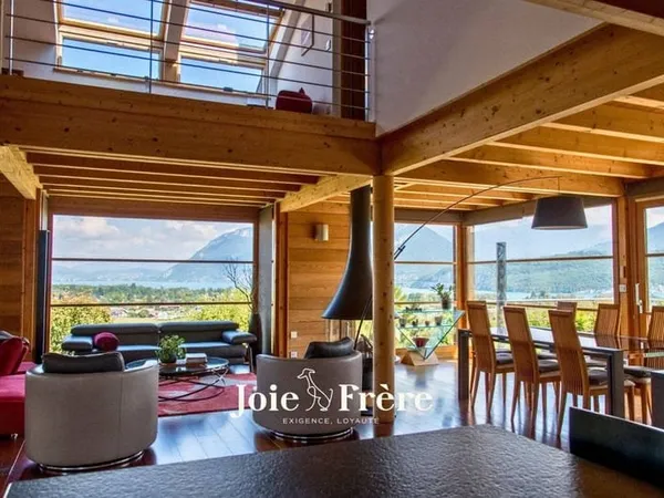 Villa 8 pièces 259 m²