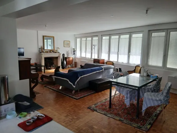 Maison 12 pièces 275 m²