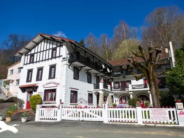Chalet de 18 pièces principales