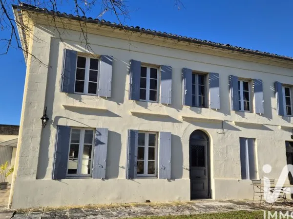 Maison 9 pièces 280 m²