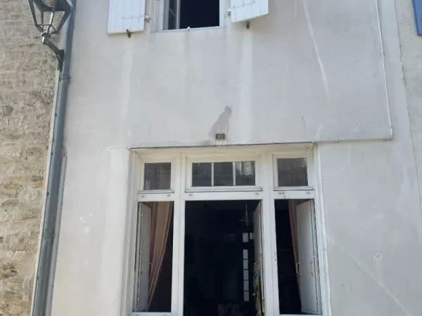 Maison de bourg de 65,50 m² avec cour en centre historique